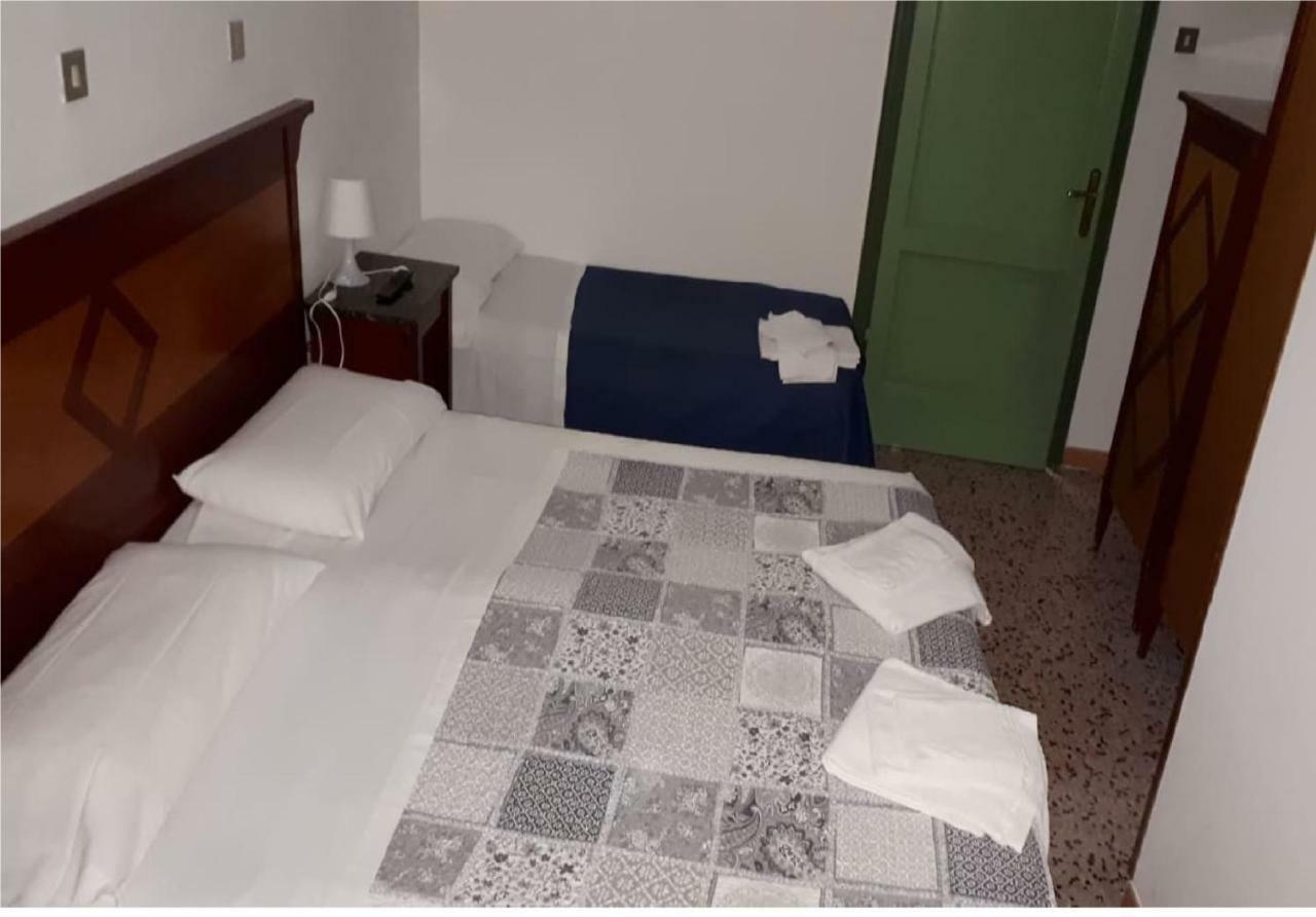 Hotel Stella Follonica Bagian luar foto